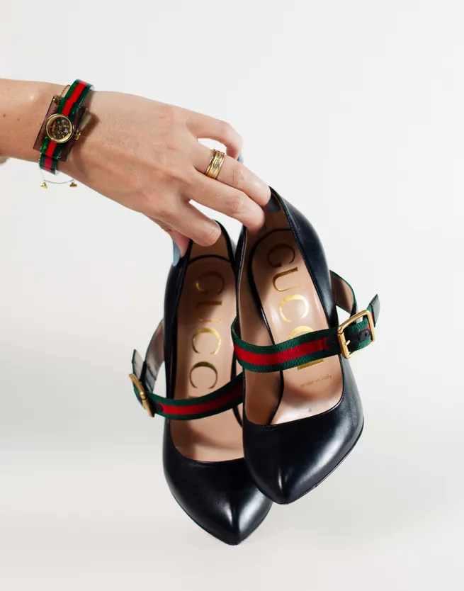 Sapatos Gucci em fotografia da Vende Amiga